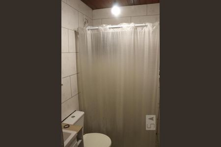 Banheiro Social de casa à venda com 2 quartos, 70m² em Guajuviras, Canoas