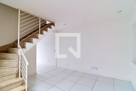 Hall de Entrada de casa para alugar com 2 quartos, 145m² em Arraial Paulista, Taboão da Serra