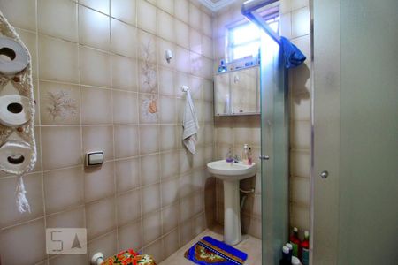 Casa à venda com 136m², 2 quartos e 2 vagasBanheiro