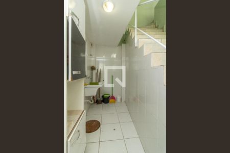 Casa à venda com 180m², 2 quartos e 1 vagaÁrea de Serviço