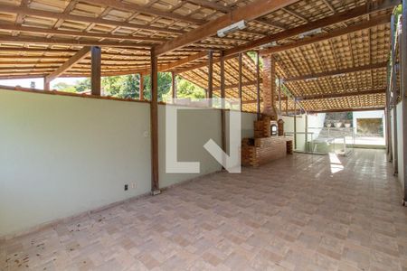 Casa à venda com 180m², 2 quartos e 1 vaga Casa à venda com 180m², 2 quartos e 1 vagaTerraço