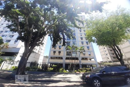 Apartamento à venda com 77m², 3 quartos e 1 vaga Apartamento à venda com 77m², 3 quartos e 1 vagaFachada