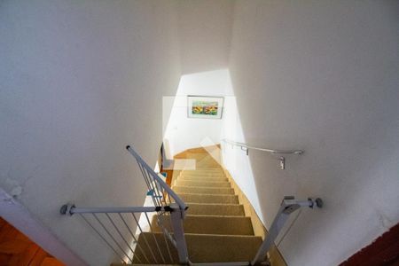 Casa à venda com 87m², 2 quartos e 1 vaga Casa à venda com 87m², 2 quartos e 1 vagaEscada