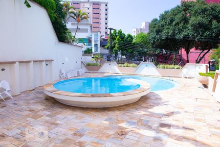 Apartamento à venda com 150m², 3 quartos e 2 vagas Apartamento à venda com 150m², 3 quartos e 2 vagasÁrea comum - Piscina