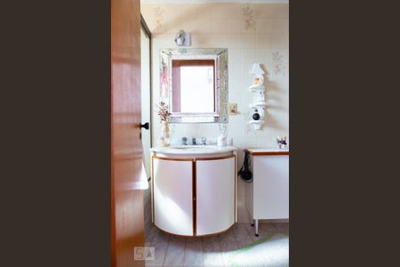 Apartamento à venda com 150m², 3 quartos e 2 vagas Apartamento à venda com 150m², 3 quartos e 2 vagasSuite 1 Banheiro