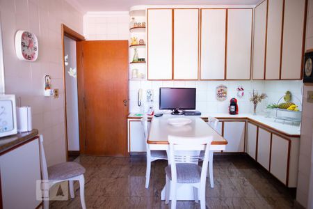 Apartamento à venda com 150m², 3 quartos e 2 vagas Apartamento à venda com 150m², 3 quartos e 2 vagasCozinha