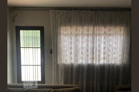 Casa à venda com 200m², 3 quartos e 1 vaga Casa à venda com 200m², 3 quartos e 1 vagaSala