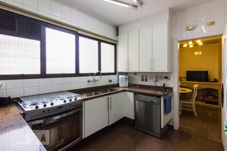 Apartamento à venda com 252m², 4 quartos e 3 vagasCozinha