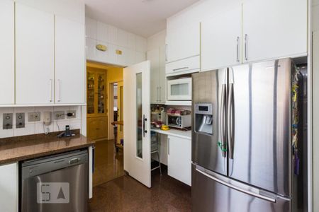 Apartamento à venda com 252m², 4 quartos e 3 vagasCozinha