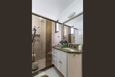 Apartamento à venda com 252m², 4 quartos e 3 vagasBanheiro