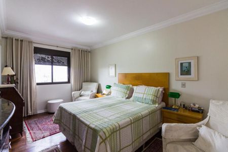 Apartamento à venda com 252m², 4 quartos e 3 vagasQuarto