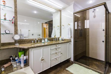 Apartamento à venda com 252m², 4 quartos e 3 vagasBanheiro