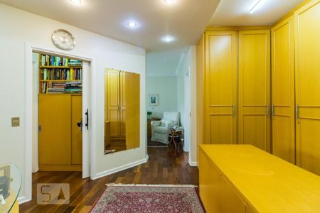 Apartamento à venda com 252m², 4 quartos e 3 vagasQuarto