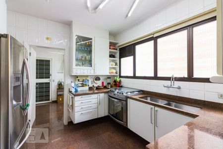 Apartamento à venda com 252m², 4 quartos e 3 vagasCozinha