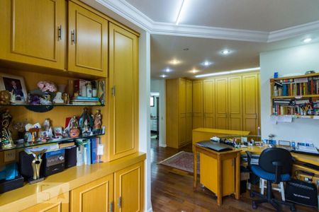 Apartamento à venda com 252m², 4 quartos e 3 vagasQuarto