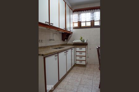 Casa de condomínio para alugar com 180m², 3 quartos e 3 vagas Casa de condomínio para alugar com 180m², 3 quartos e 3 vagasCozinha