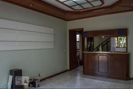 Casa de condomínio para alugar com 180m², 3 quartos e 3 vagas Casa de condomínio para alugar com 180m², 3 quartos e 3 vagasSala