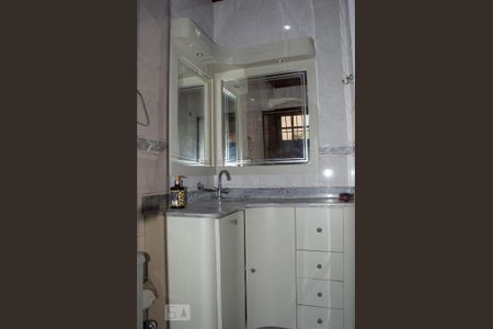 Banheiro da Suíte de casa de condomínio para alugar com 3 quartos, 180m² em Campo Grande, Rio de Janeiro