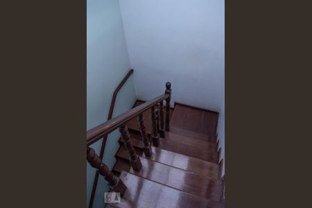 Casa de condomínio para alugar com 180m², 3 quartos e 3 vagas Casa de condomínio para alugar com 180m², 3 quartos e 3 vagasEscadas