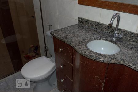 Casa de condomínio para alugar com 180m², 3 quartos e 3 vagas Casa de condomínio para alugar com 180m², 3 quartos e 3 vagasBanheiro 2