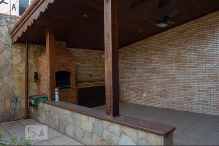 Casa de condomínio para alugar com 180m², 3 quartos e 3 vagas Casa de condomínio para alugar com 180m², 3 quartos e 3 vagasQuintal