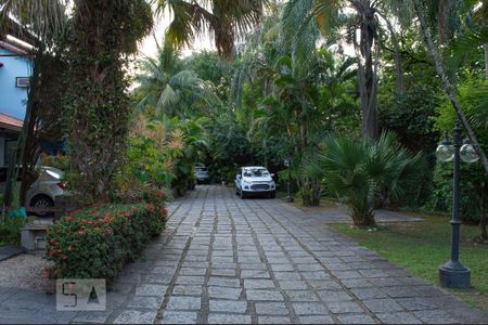 Casa de condomínio para alugar com 180m², 3 quartos e 3 vagas Casa de condomínio para alugar com 180m², 3 quartos e 3 vagasParte externa do condomínio