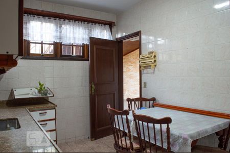 Casa de condomínio para alugar com 180m², 3 quartos e 3 vagas Casa de condomínio para alugar com 180m², 3 quartos e 3 vagasCozinha