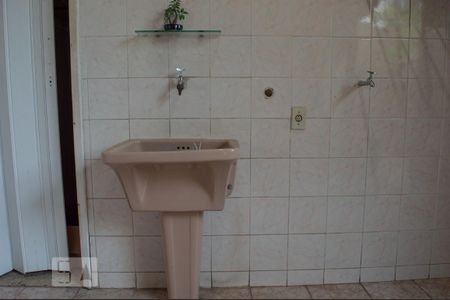 Casa de condomínio para alugar com 180m², 3 quartos e 3 vagas Casa de condomínio para alugar com 180m², 3 quartos e 3 vagasÁrea de Serviço