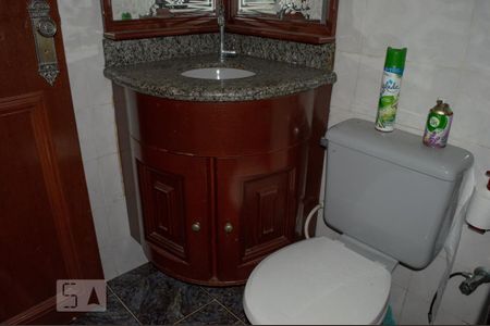 Casa de condomínio para alugar com 180m², 3 quartos e 3 vagas Casa de condomínio para alugar com 180m², 3 quartos e 3 vagasBanheiro 1
