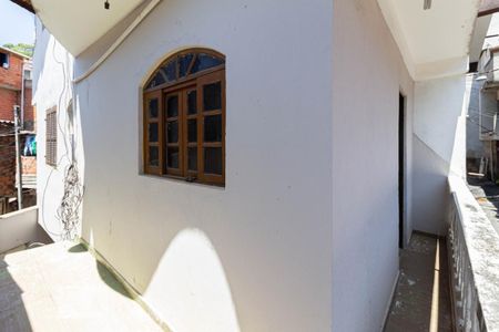 Casa à venda com 80m², 3 quartos e sem vaga Casa à venda com 80m², 3 quartos e sem vagaSacada