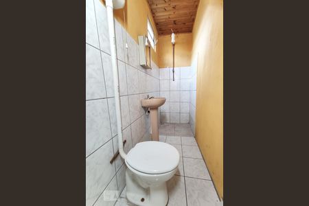 Banheiro de kitnet/studio para alugar com 1 quarto, 35m² em Vicentina, São Leopoldo