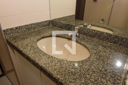 Apartamento para alugar com 74m², 2 quartos e 1 vaga Apartamento para alugar com 74m², 2 quartos e 1 vagaBanheiro