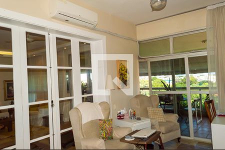 Apartamento à venda com 250m², 4 quartos e 2 vagas Apartamento à venda com 250m², 4 quartos e 2 vagasQuarto 2