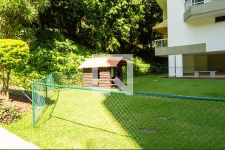 Apartamento à venda com 250m², 4 quartos e 2 vagas Apartamento à venda com 250m², 4 quartos e 2 vagasÁrea Comum - Playground