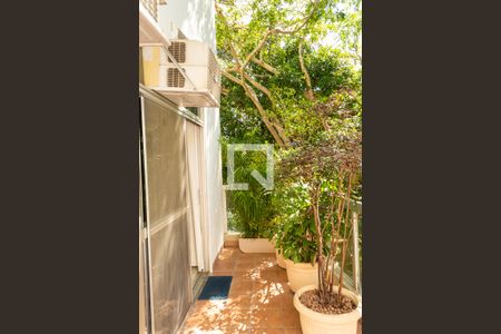 Apartamento à venda com 250m², 4 quartos e 2 vagas Apartamento à venda com 250m², 4 quartos e 2 vagasvaranda dos quartos