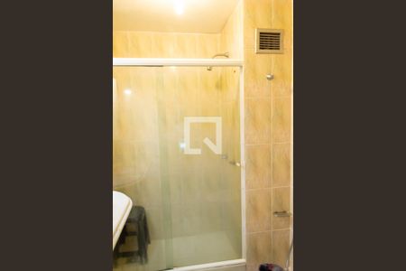 Apartamento à venda com 250m², 4 quartos e 2 vagas Apartamento à venda com 250m², 4 quartos e 2 vagasBanheiro Social