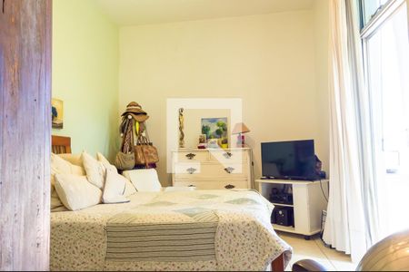 Apartamento à venda com 250m², 4 quartos e 2 vagas Apartamento à venda com 250m², 4 quartos e 2 vagasQuarto 1 suite