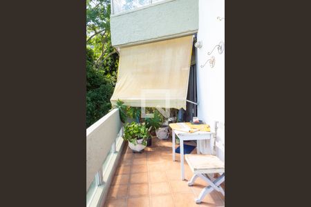 Apartamento à venda com 250m², 4 quartos e 2 vagas Apartamento à venda com 250m², 4 quartos e 2 vagasVaranda da Sala