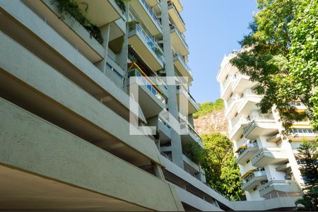 Apartamento à venda com 250m², 4 quartos e 2 vagas Apartamento à venda com 250m², 4 quartos e 2 vagasFachada