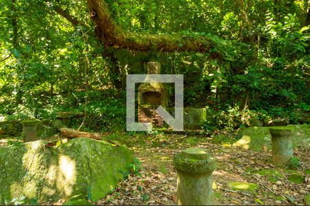 Apartamento à venda com 250m², 4 quartos e 2 vagas Apartamento à venda com 250m², 4 quartos e 2 vagasÁrea comum - Churrasqueira