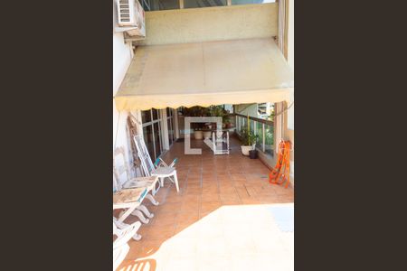 Apartamento à venda com 250m², 4 quartos e 2 vagas Apartamento à venda com 250m², 4 quartos e 2 vagasVaranda da Sala