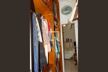 Apartamento à venda com 250m², 4 quartos e 2 vagas Apartamento à venda com 250m², 4 quartos e 2 vagasCloset do quarto 1