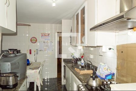 Apartamento à venda com 250m², 4 quartos e 2 vagas Apartamento à venda com 250m², 4 quartos e 2 vagasCozinha