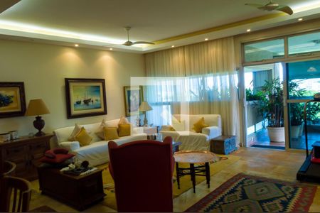 Apartamento à venda com 250m², 4 quartos e 2 vagas Apartamento à venda com 250m², 4 quartos e 2 vagasSala