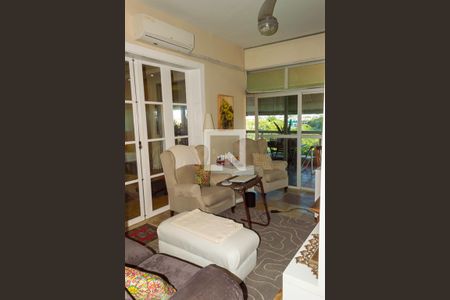 Apartamento à venda com 250m², 4 quartos e 2 vagas Apartamento à venda com 250m², 4 quartos e 2 vagasQuarto 2