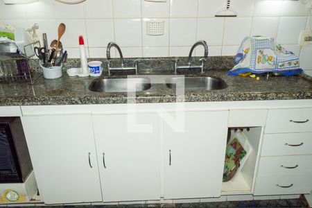 Apartamento à venda com 250m², 4 quartos e 2 vagas Apartamento à venda com 250m², 4 quartos e 2 vagasCozinha