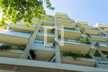 Apartamento à venda com 250m², 4 quartos e 2 vagas Apartamento à venda com 250m², 4 quartos e 2 vagasFachada