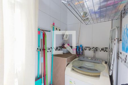 Apartamento à venda com 48m², 2 quartos e sem vaga Apartamento à venda com 48m², 2 quartos e sem vagaCozinha e Área de Serviço