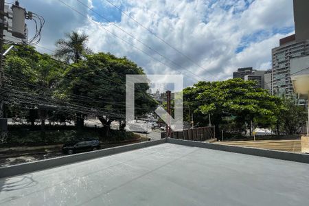 Casa para alugar com 400m², 5 quartos e 2 vagasSala 4 - varanda