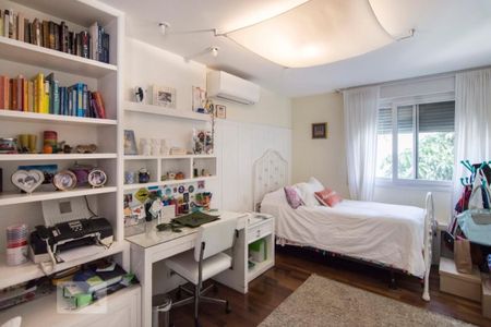 Casa à venda com 431m², 4 quartos e 5 vagasQuarto